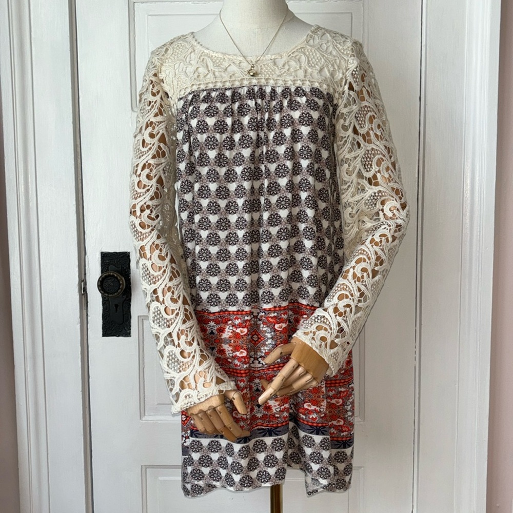 BLU PEPPER BOBO MINI DRESS WITH LACE SLEEVES